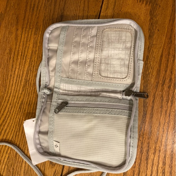 Eddie Bauer Handbags - Eddie Bauer Crossbody Travel Wallet Gray - NWT